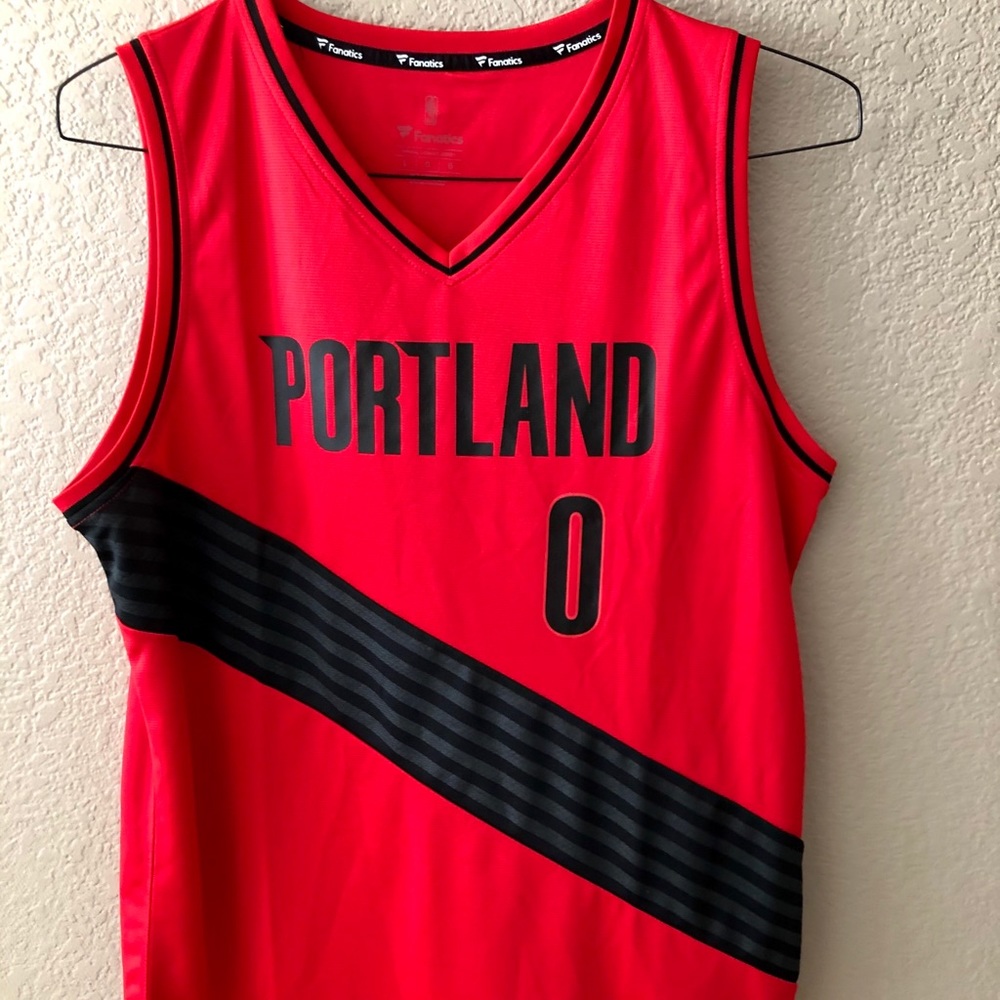 Men’s large Portland Lillard Jersey